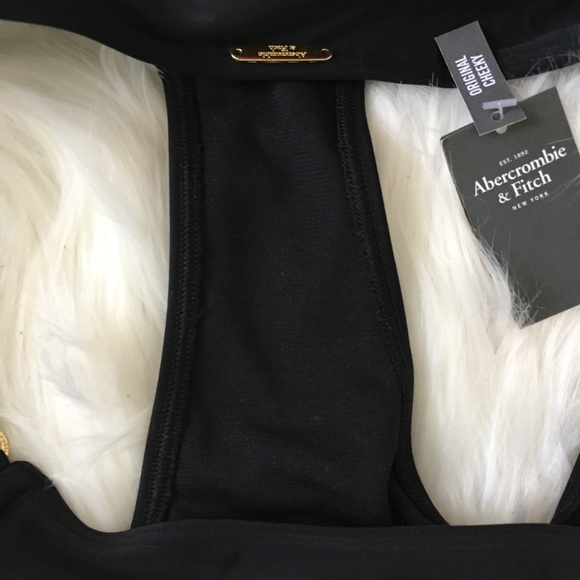 Keyhole Halter Bikini - Picture 5 of 7